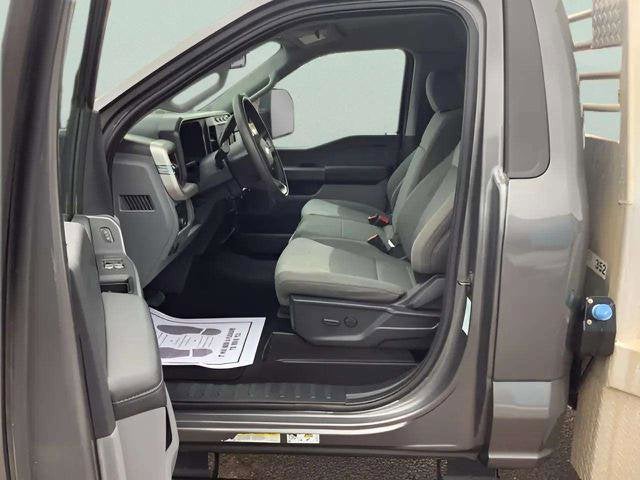2023 Ford F-550 Chassis XLT