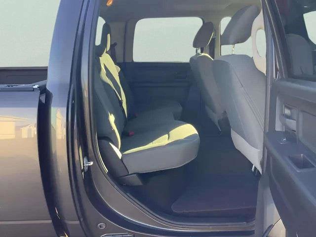 2018 RAM 3500 Tradesman Crew Cab 4x4 8' Box