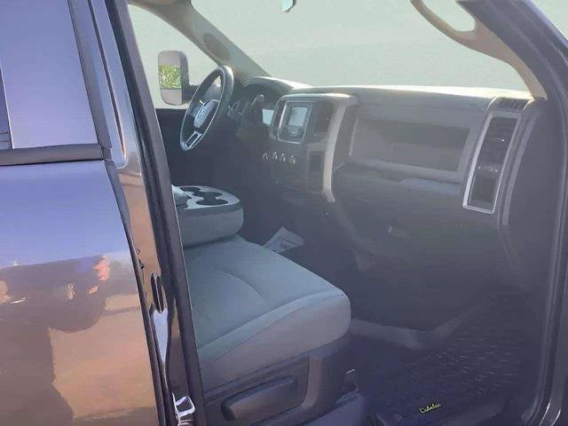 2018 RAM 3500 Tradesman Crew Cab 4x4 8' Box