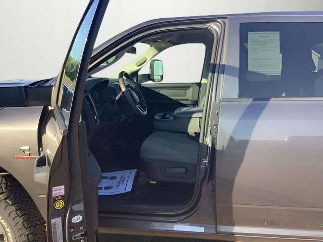 2018 RAM 3500 Tradesman Crew Cab 4x4 8' Box